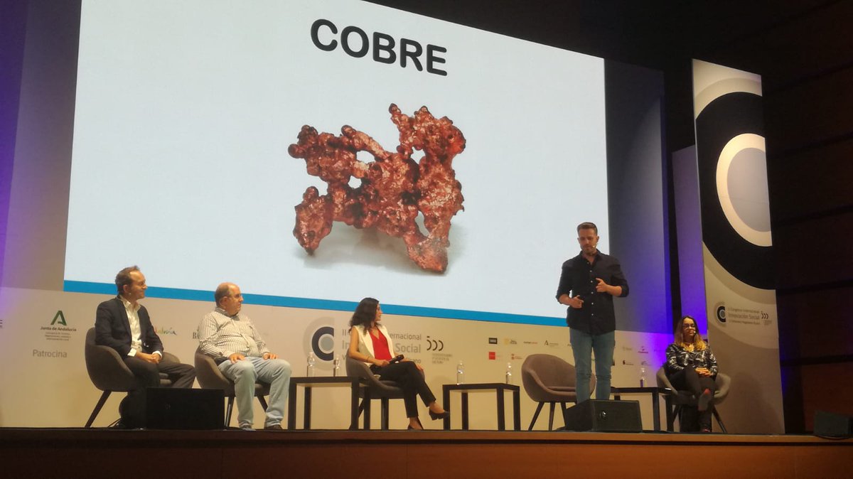 🏫Participan Ángel Manuel Rodríguez-Williams, jefe del Dpto. de Formación, Evaluación e Innovación Educativa del <a href="/ies_monroy/">IES Cristóbal de Monroy</a>; Manuel Vegazo Trujillo. Coordinador de Formación Profesional en <a href="/SalesianosCadiz/">Salesianos Cádiz</a>; <a href="/IvanBlancoRivas/">Ivan Blanco Rivas</a> y Alba Muñoz, ex alumnos de Formación Profesional Dual.