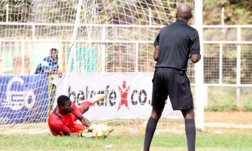 Misunderstoods0's tweet photo. FKF Premier League champions Tusker @tusker_fc beat the FKF Betway Cup winners Gor Mahia @OfficialGMFC 8-7 on penalties after a 1-1 draw in the Super Cup played Today at Thika SubCounty stadium .
The FKF Super Cup is the official curtain raiser for the 2021/22 season.
#FKFPL https://t.co/WkHvf6jxjP