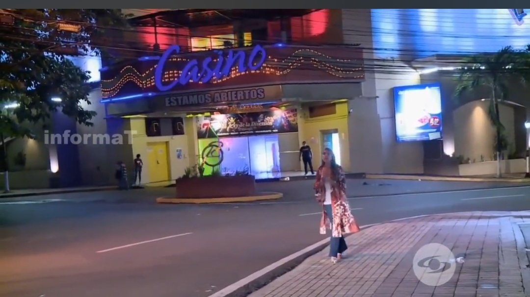joedlevis's tweet photo. En la mañana me vi un mini documental de caracol sobre la red de prostitución en Panamá, y literalmente se fueron a los sitios exactos.

Hacen alusión a los pisos arriba del Dynasty, en la ciudad, y el modus operandi. Una dama hace por día 1000 dólares, y todo se lo quitaban. https://t.co/wu5I5hku8b