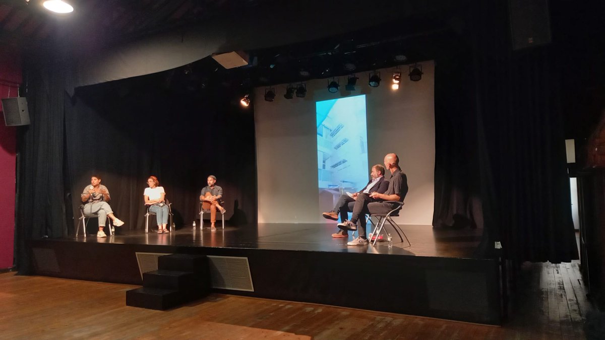 farinera's tweet photo. Ara La Farinera estem fent una taula oberta sobre DRETS MURALS. DRETS D’AUTOR EN L’ART URBÀ amb @rebobinart  i les artistes #NúriaToll, @Emily_Eldridge  i #TimMarsh i  #MiquelMelendres. 
#EnricFontCompany modera la xerrada i el debat sobre la gestió dels drets d’autor i el plagi. https://t.co/xYu1kc22WM