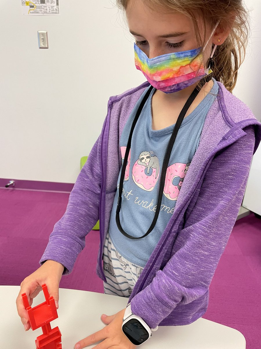 KleoppelA's tweet photo. Ss @NKC_SAGE today are exploring materials to create a daring device for #destinationimagination that does not use electricity! #IlluminatorsMindset #SAGEpride https://t.co/k1zXpedirg