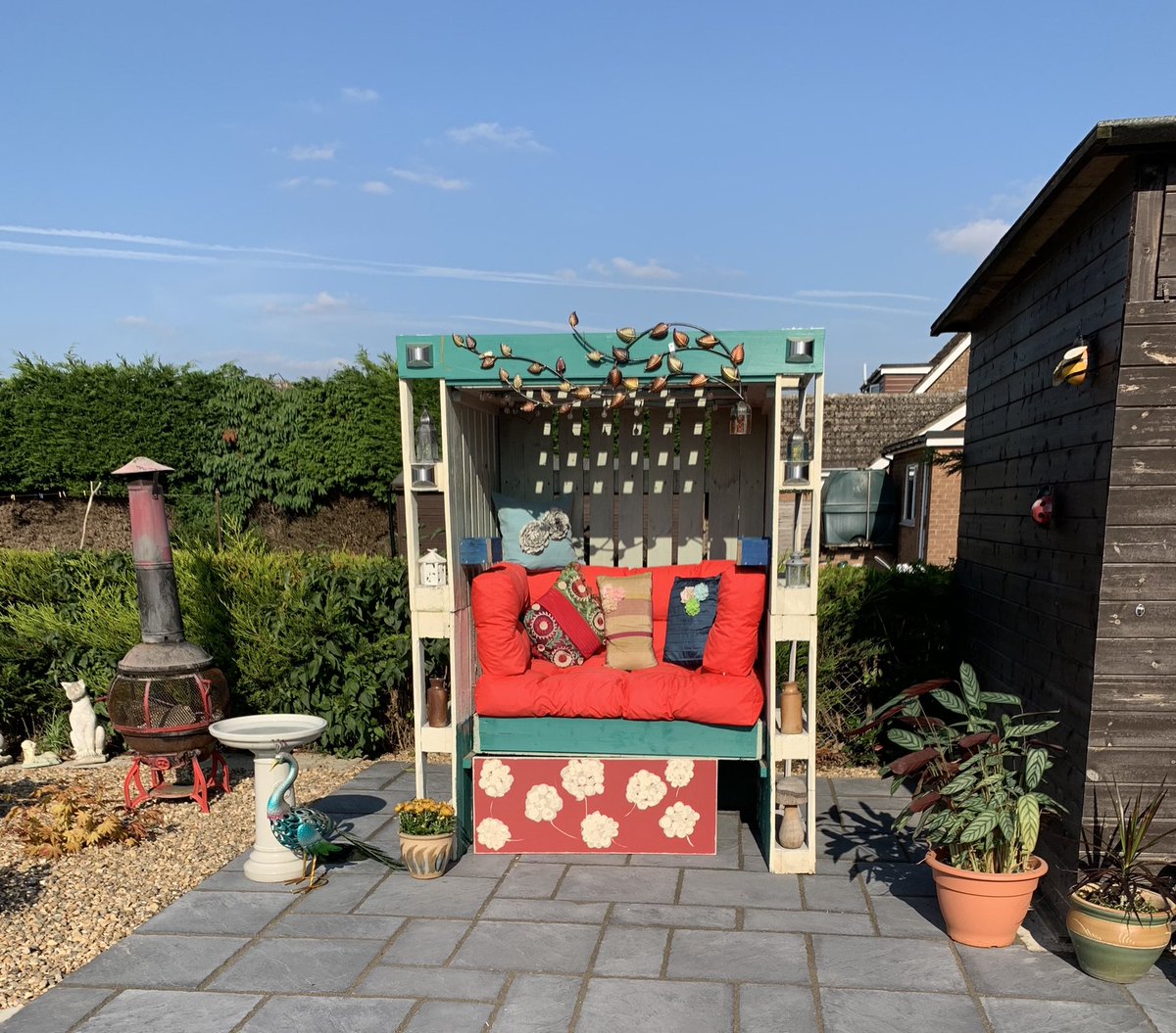 LiveLikeLynne's tweet photo. New patio, new look #gardening #GardeningTwitter #AutumnEquinox #autumn #fall #Blessings #seasons https://t.co/JXJSD39TpO
