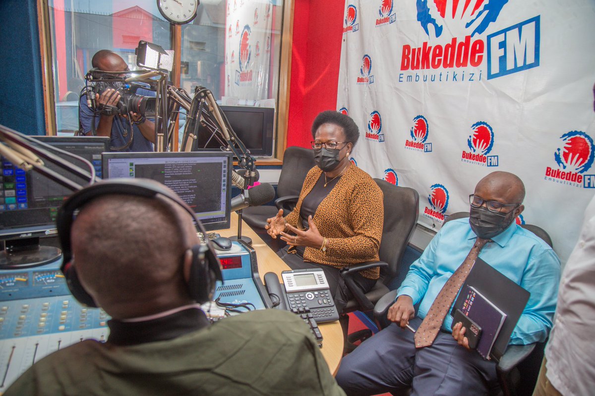 Today, <a href="/KCCAUG/">Kampala Capital City Authority (KCCA)</a> formalised a partnership with <a href="/VisionGroup/">Vision Group</a> to work together in community education for the SMART CITY campaign using the TWAT acronym  Think smart, Work Smart, Act Smart and Talk Smart. Thank you <a href="/nyamadon/">Don Wanyama</a>