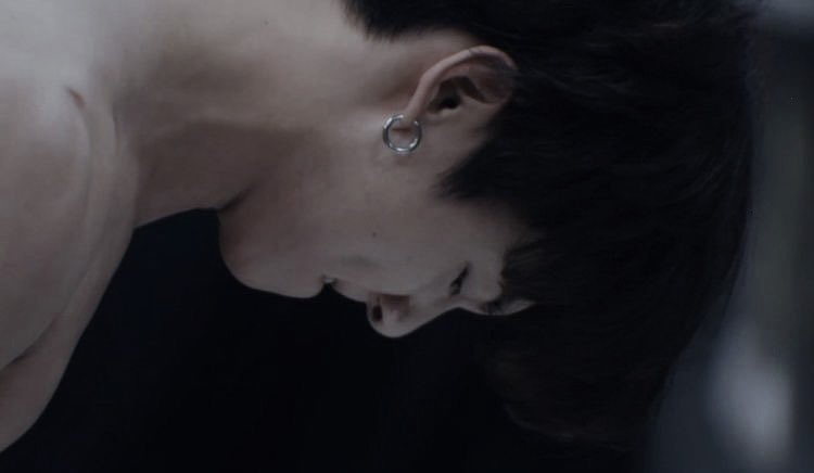 starboyfeed's tweet image. pause.