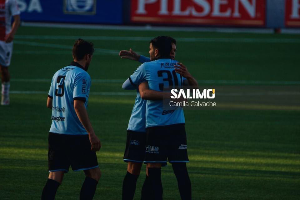 mquiroga24's tweet photo. ➕3️⃣ ACÁ URUGUAY 👊🏼⚔️🔐 @ChinoPirez 🤜🏼🤛🏼 https://t.co/SnF66pGqpE