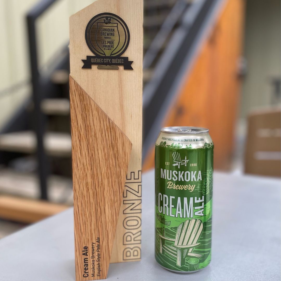MuskokaBrewery's tweet photo. No better way to celebrate our 25th anniversary than taking home a Canadian Brewing Award for our first brew ever, Cream Ale! 

Cheers to all you Cream Ale lovers for keeping this beer a staple in your fridge since day one. 

#CanadianBrewingAwards #MuskokaBrewery #CreamAle https://t.co/SI5RZmVQND