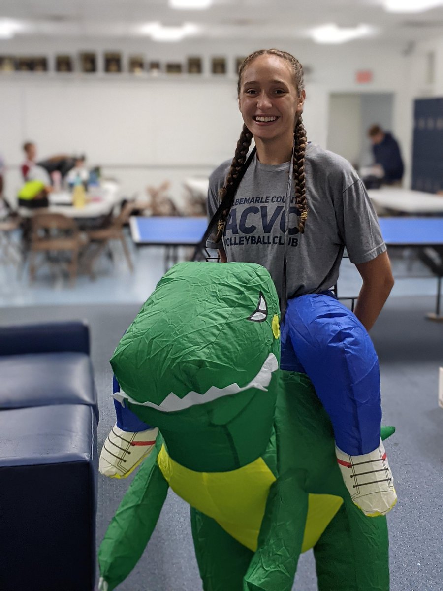 RegentsCville's tweet photo. Spirit Week is upon us and we've got lots of fun costumes happening this week. Spirit week fosters House unity across all grade levels, sweet fellowship with the student body and that ever important sense of Lion school spirit!
#regentsschool #spiritweek #classicalchristianed https://t.co/EXg9OmlEPB