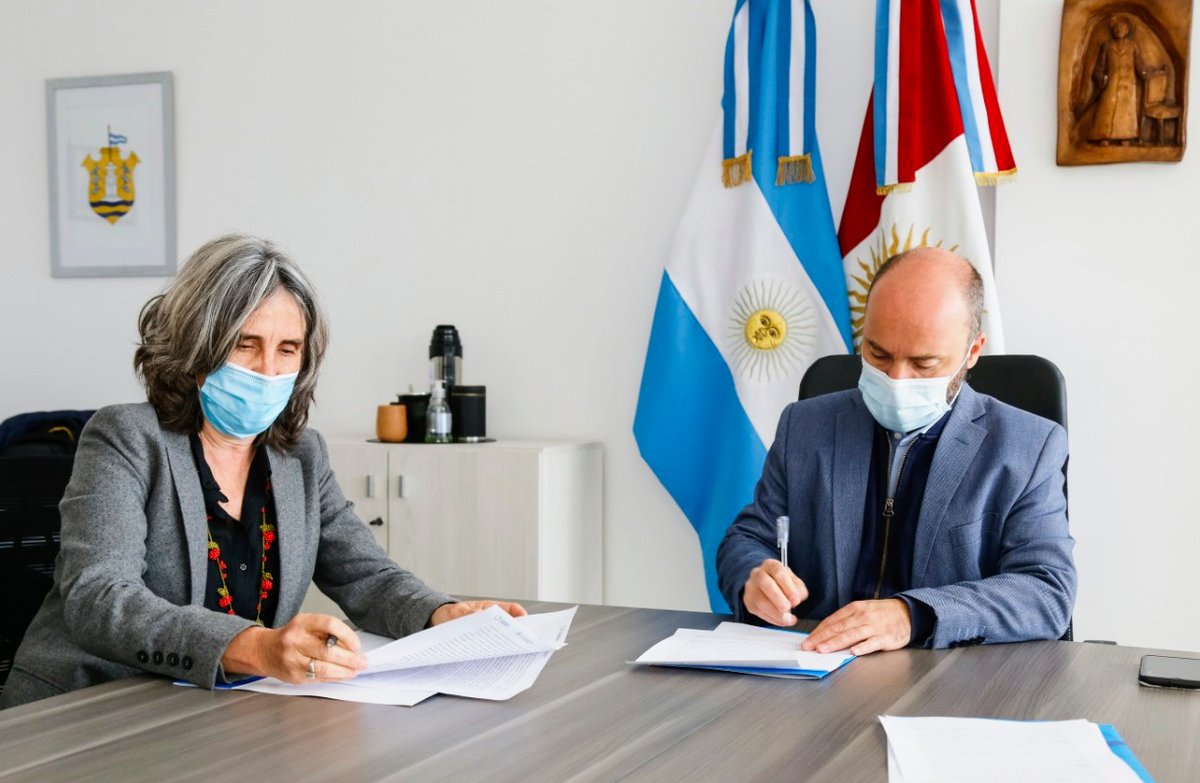 Firmamos un Convenio Colaborativo con la presidenta de <a href="/fprosalud/">Fundación ProSalud</a> Gabriela Richard, para capacitar a agentes municipales e integrantes de las #JuntasDeParticipaciónVecinal en el abordaje territorial integral de problemas vinculados a las adicciones y la convivencia saludable ⤵️
