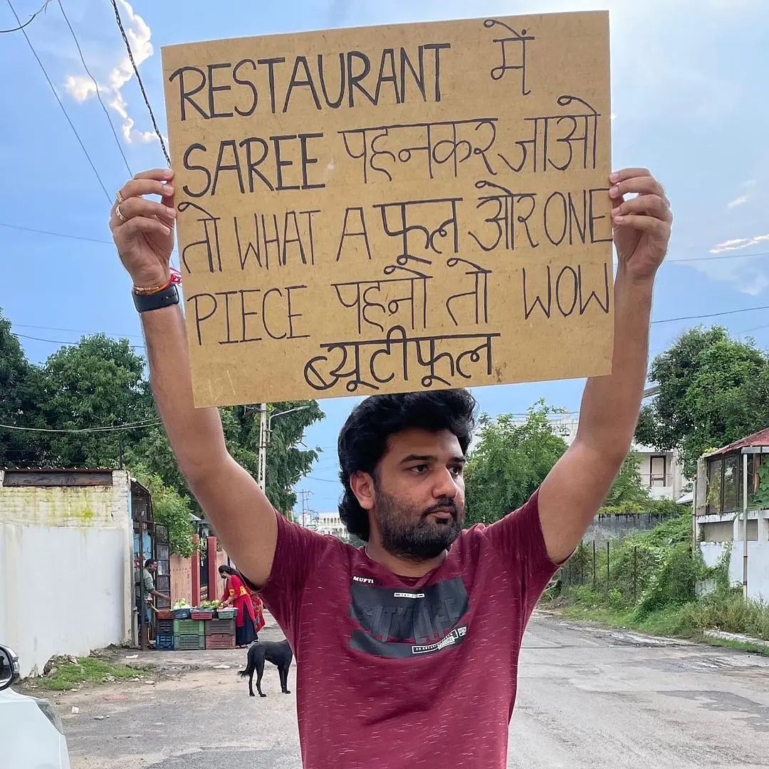 A Woman Wearing a Saree Was Not Allowed to Enter A Restaurant in Delhi, Though They Have Apologized now😏

#indianwomen #Sareeisourpride #sareelovers #indianyouth #indianculture  #delhifoodie