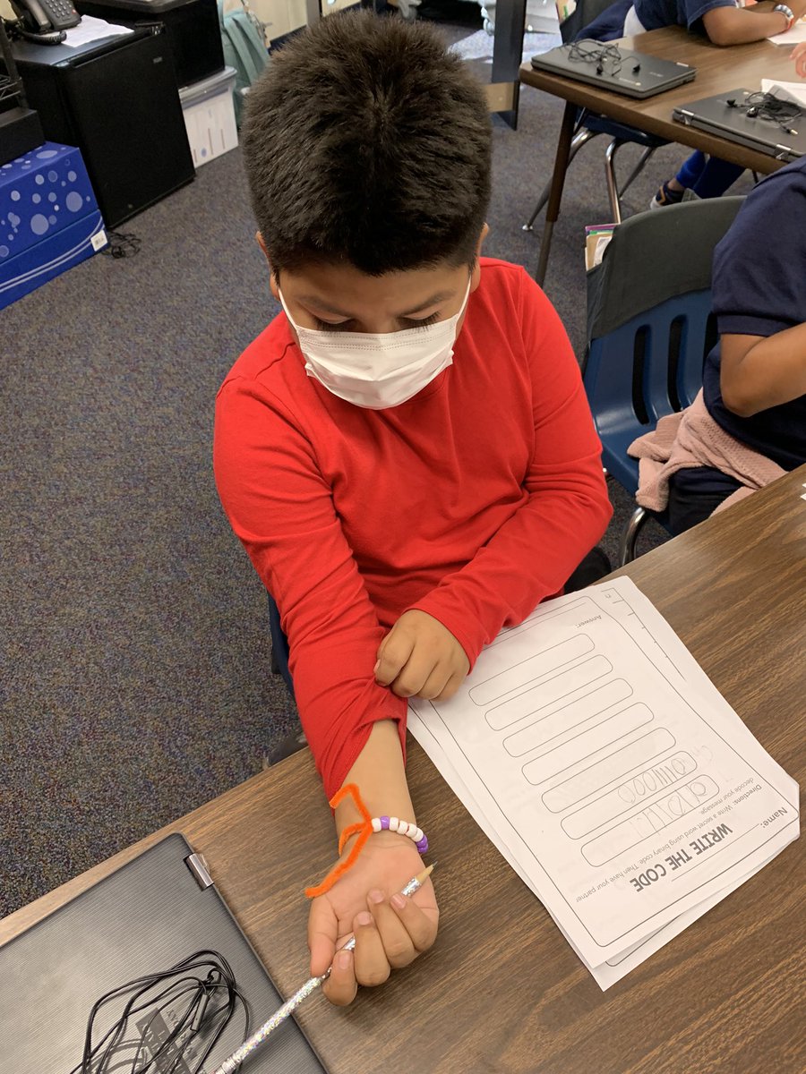 KAguilar37's tweet photo. Today we learned about binary coding, made a beaded bracelet with our initials and challenged each other to crack our codes. Really some critical thinking in action! #hsdpride #rm37 #coding #binary #1sand0s https://t.co/L0jVQ2pNtS