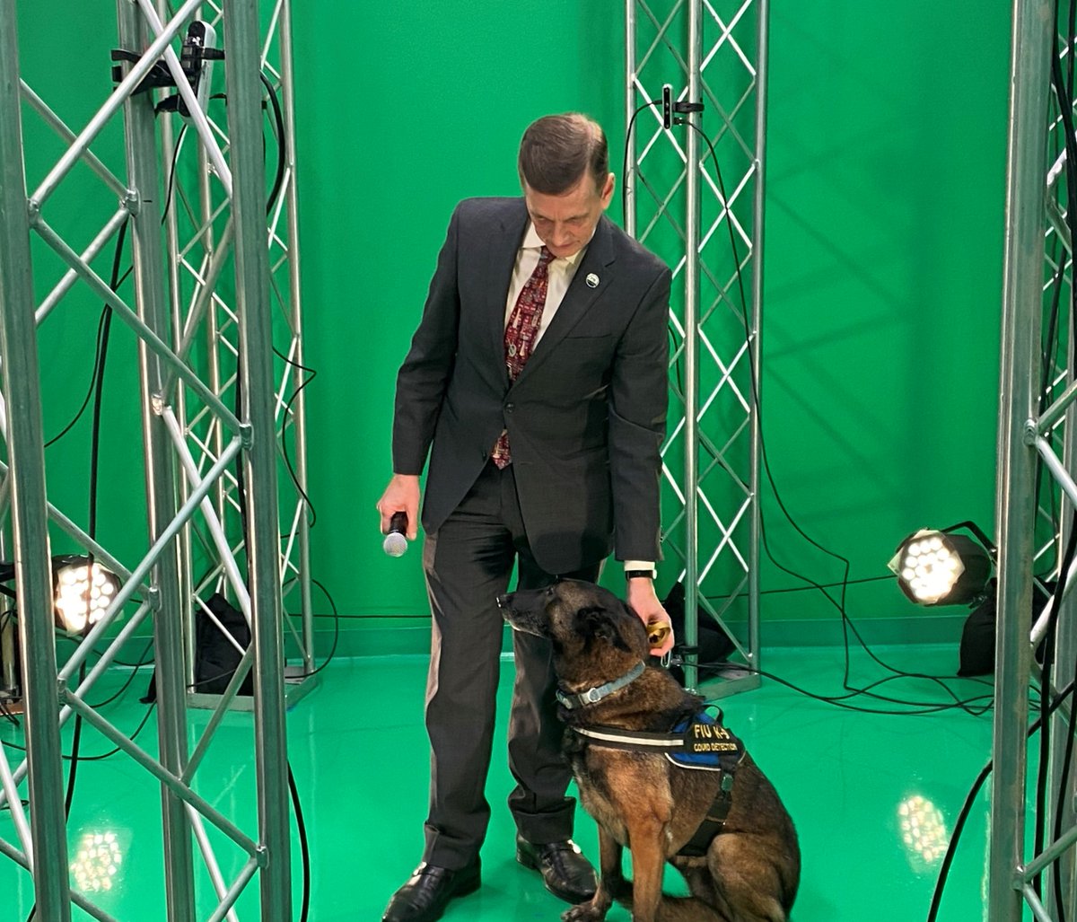 FIU_Forensics's tweet photo. COVID-certified detection dog Cobra & Dr. Ken Furton preview new Volumetric Capture Software at @FIU's iSTAR. The immersive digital imaging tech enables students to create immersive multimedia experiences for storytelling. @FIUCarta @FIU_SCJ https://t.co/fqoTUVHNZg