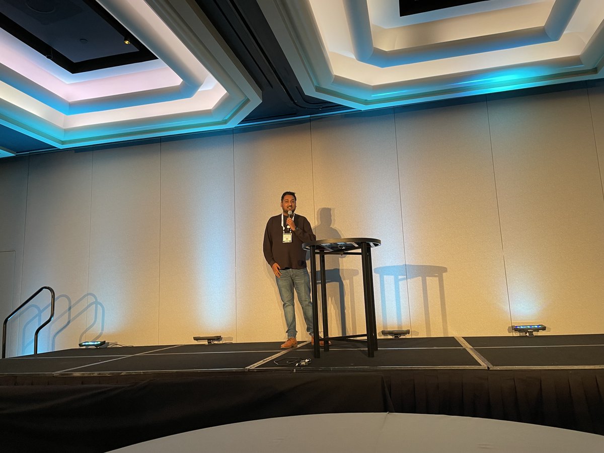 PushChain's tweet image. Day-2 at @MessariCrypto #Mainnet2021

Our founder @harshrajat gave a live demo of #EPNS, enabling communication for all blockchains with an architecture drop💧💪