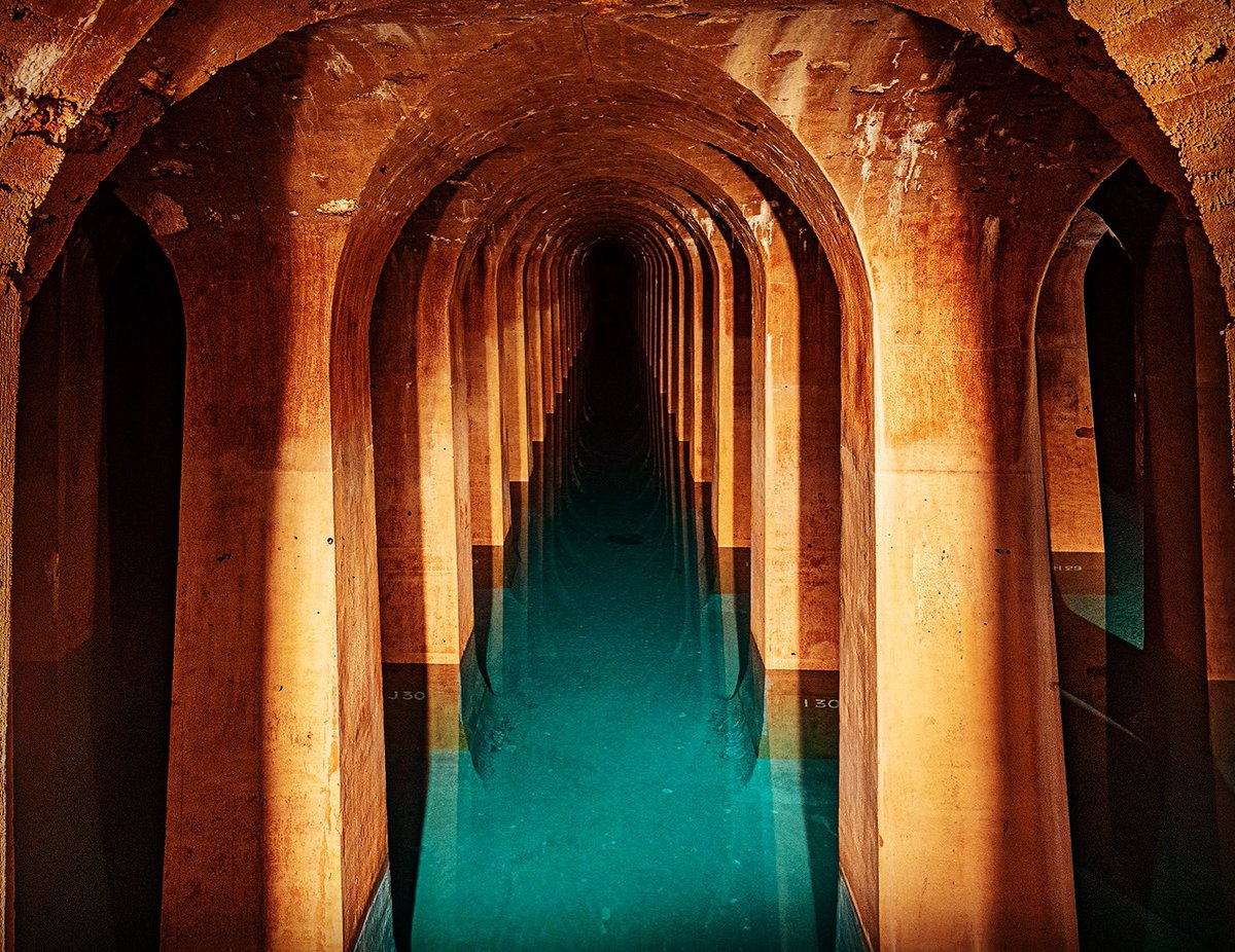 Eau de Paris lance le réseau “Ici, je choisis l’eau de Paris”. Les Parisiens, les touristes pourront remplir leur gourde d’eau potable dans les commerces, les restaurants et autres lieux de la capitale du réseau.  Ici, le réservoir de Montsouris dernière étape avant le robinet.