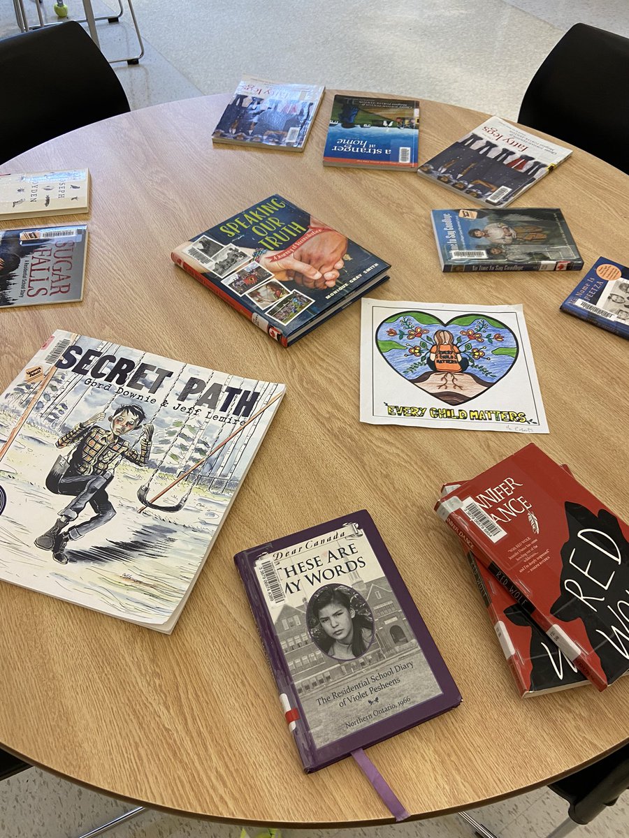 Such rich conversations and thoughtful questions as we browse our collection of texts about residential schools and upcoming #OrangeShirtDay. We are still learning. <a href="/fnmitvdsb/">FNMI Thames Valley</a> <a href="/TVDSB/">Thames Valley DSB</a>
