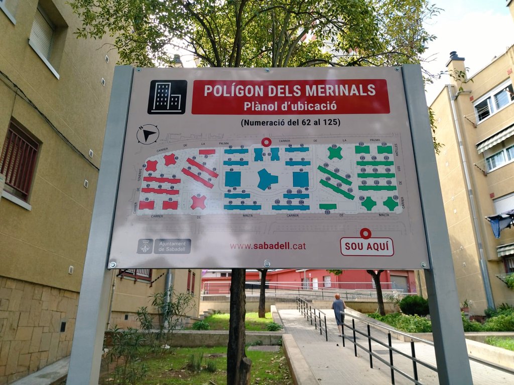 socmartafarres's tweet photo. 🆕 ✅ Señalización en #Merinales!
Desde hace mucho la @avv_merinals pedía mejorar las indicaciones para que carter@s y repartidor@s se orientaran mejor por el polígono y facilitar su día a día con la entrega de correspondencia y paquetes. Ya está hecho! 🙌
#Sabadell https://t.co/NYPozRVxpp