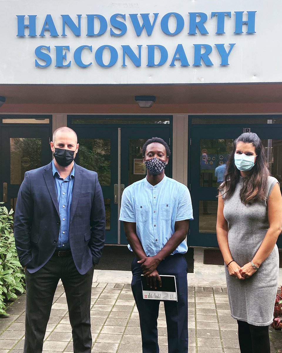 HandsworthHSS's tweet photo. Today Handsworth was visited by Alpha Kirabira from https://t.co/KMoSt85WlM to explore community building opportunities for Handsworth students. Exciting things to come! #helpchangemycity https://t.co/1oH6iqPpa8