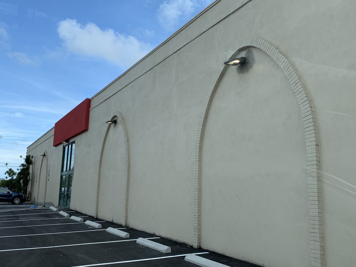 Thank You @oreillyauto for aiming your exterior lighting downward, perpendicular to the ground in order to avoid #LightPollution LightTrespass & Glare, shining into the eyes of Motorists & Pedestrians (at your soon to open location at 3200 NW 37th Street in Miami, FL @IDADarkSky