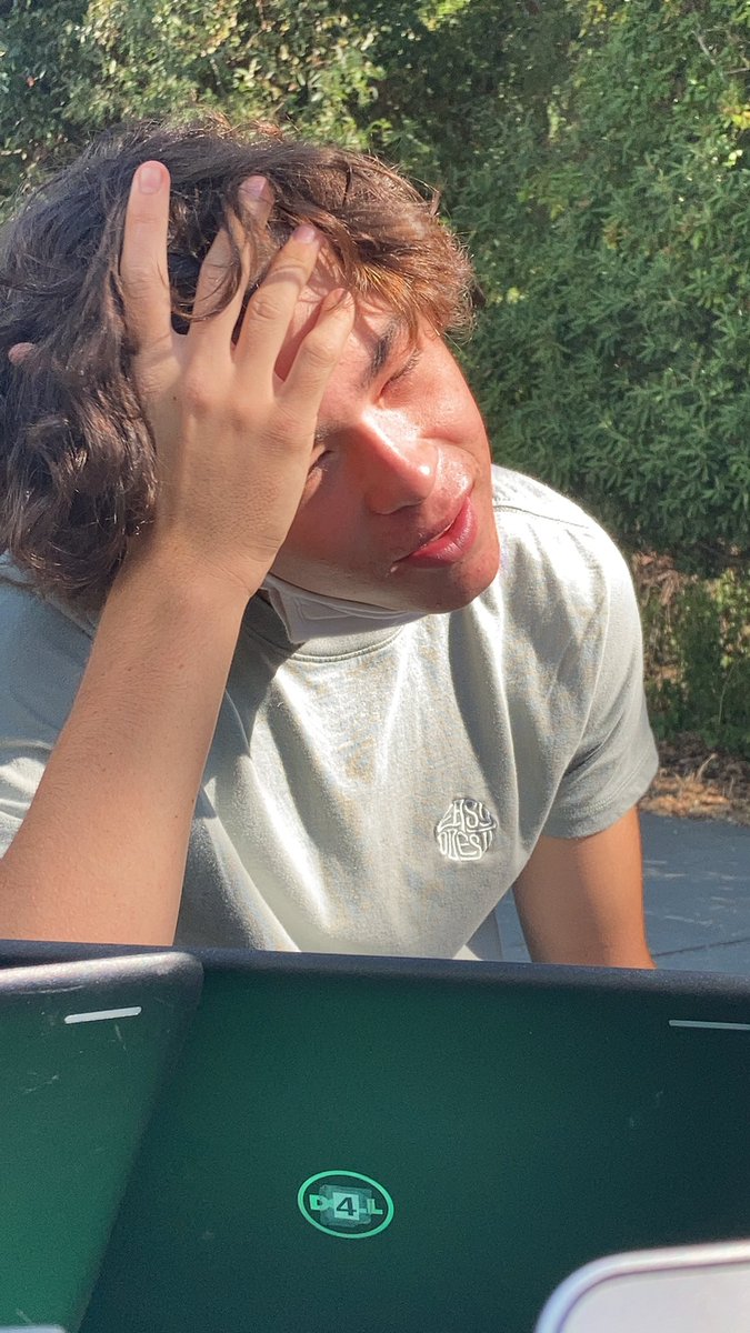 shwoozypoop's tweet photo. There is a intruder on campus and he is on the prowl. Be advised! this man is on drugs and capable of anything #watchout #predator https://t.co/3WJhkWiCVj