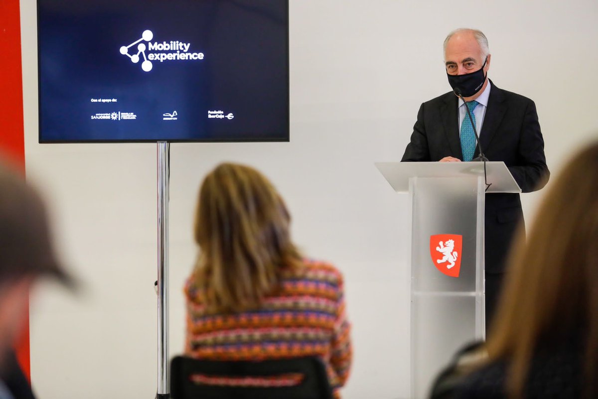 FundIbercaja's tweet photo. El director general de @IbercajaSocial, Jose Luis Rodrigo, ha participado en la inauguración de la exposición #MobilityExperience en @etopia_, una invitación a explorar e interactuar con los datos reales de movilidad que genera la ciudad de #Zaragoza. https://t.co/my70mXyDrY