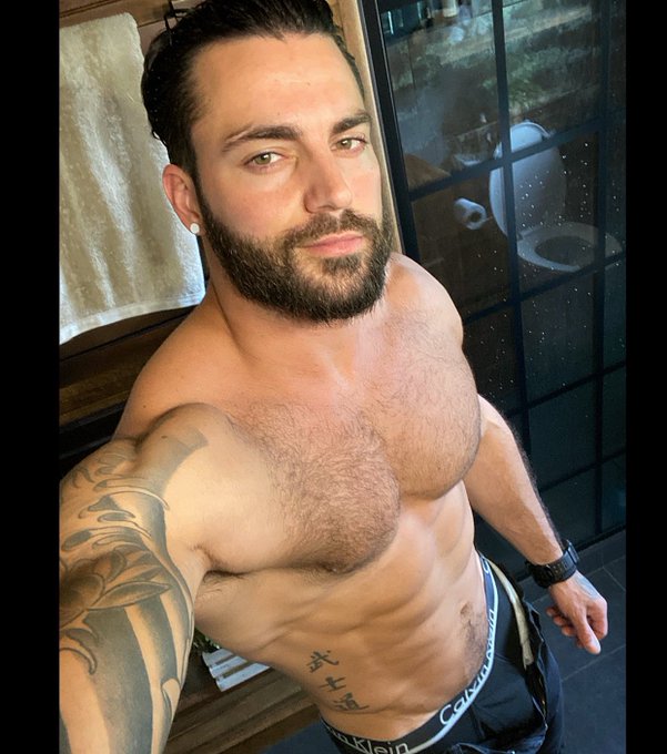 Cardio seems to be paying off https://t.co/ugEDNOE2AZ