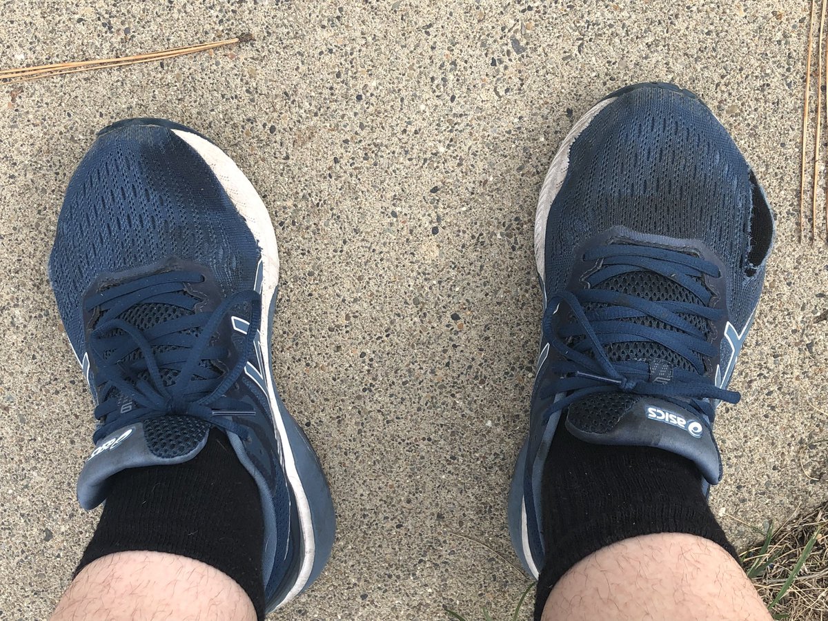 DnD_daddyrufus's tweet photo. I probably won’t be getting any money at all until next year, (I haven’t had any since March actually) so… anyone want to help me get new walking shoes? 🥴 https://t.co/QfWSeEMmus