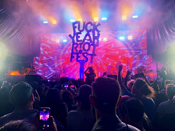 Fuck Yeah Riot Fest #theflaminglips https://t.co/vq9FJGkIT3<a href="/tag/theflaminglips"class="tags">#theflaminglips</a>