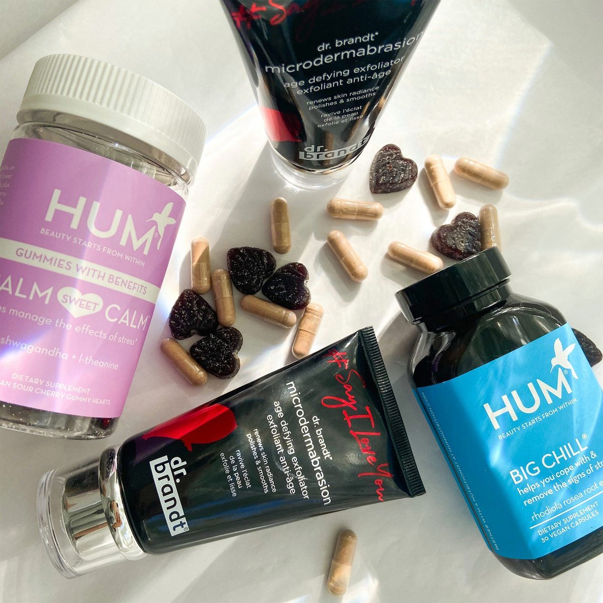HUMNutrition's tweet image. ✨ GIVEAWAY ✨ We teamed up with our friends at @drfredricbrandt to upgrade your fall self care routine from the inside out! Enter for your chance to win 👉 instagram.com/p/CUIUv-JsLXy/ #fallroutine #skincareroutine