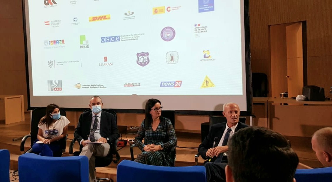 OSCEinAlbania's tweet image. #Art, too, can contribute to the dissemination of a #CultureOfLaw. Discussion forum on #humanrights at 🇦🇱 School of Magistrates today with Head of @OSCEinAlbania, Magistrate School Director &amp;amp; @IKomiteti director, following screening of 📽️ &quot;The Code&quot; documentary part of @IHRFFA.