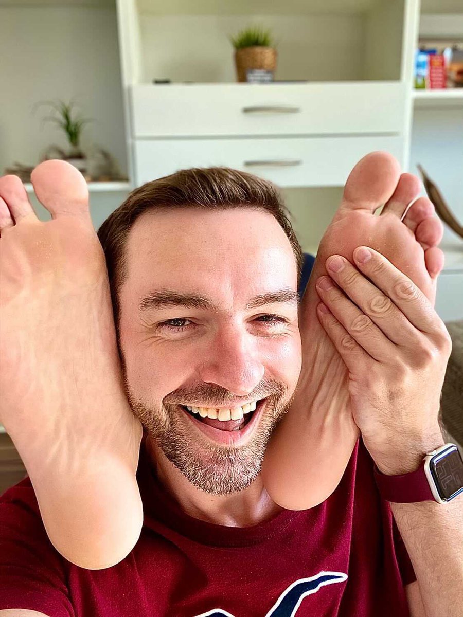 Malefeetboy_1988 tweet media