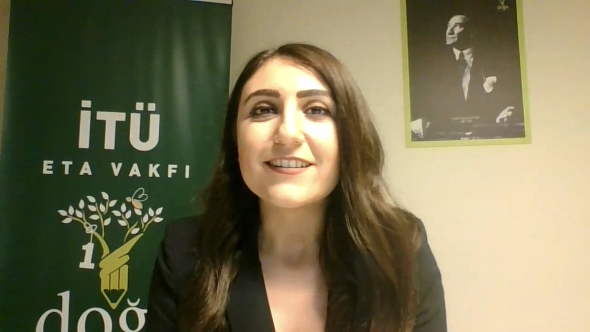 Yönetim Kurulu Üyemiz ve Kurucu Temsilcimiz Serhat Özeren ve Ortaokul Rehberlik Bölüm Başkanımız Gülşen Aksu, Online Ebeveyn Okulu'nda ortaokul velilerimiz ile bir araya geldi.