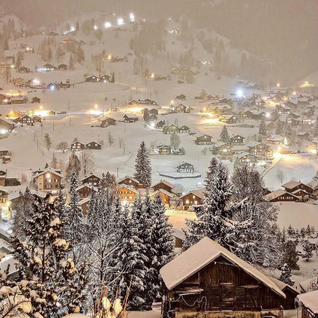 Need a winter in Switzerland 😍 (📷 bestvacations)