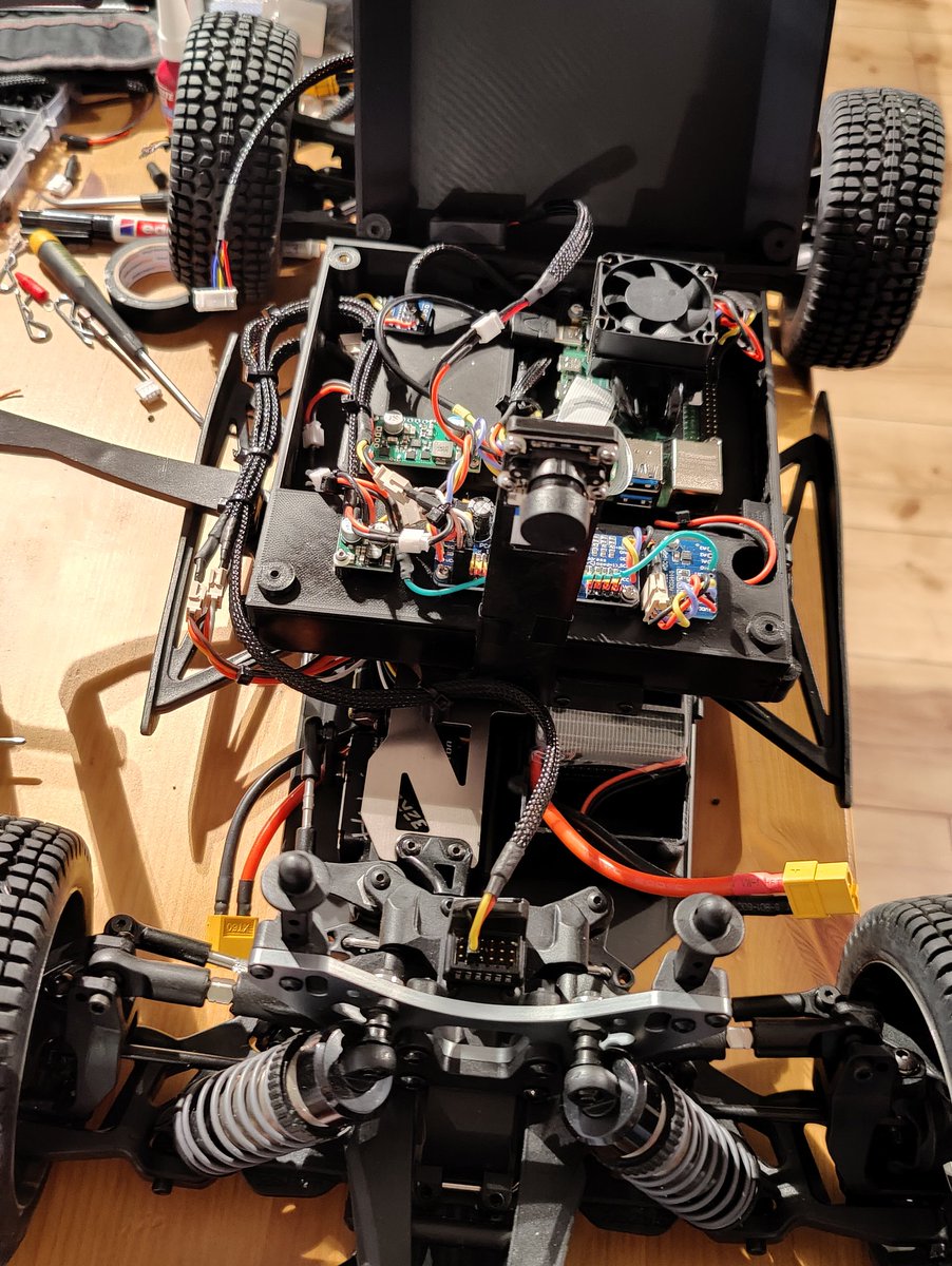 sven_ar's tweet image. Upgraded the second of my three #selfdriving rc cars to version 3 #diyrobocars  #roborace #electronics #machinelearning #rcar #fun #driving #raspberrypi