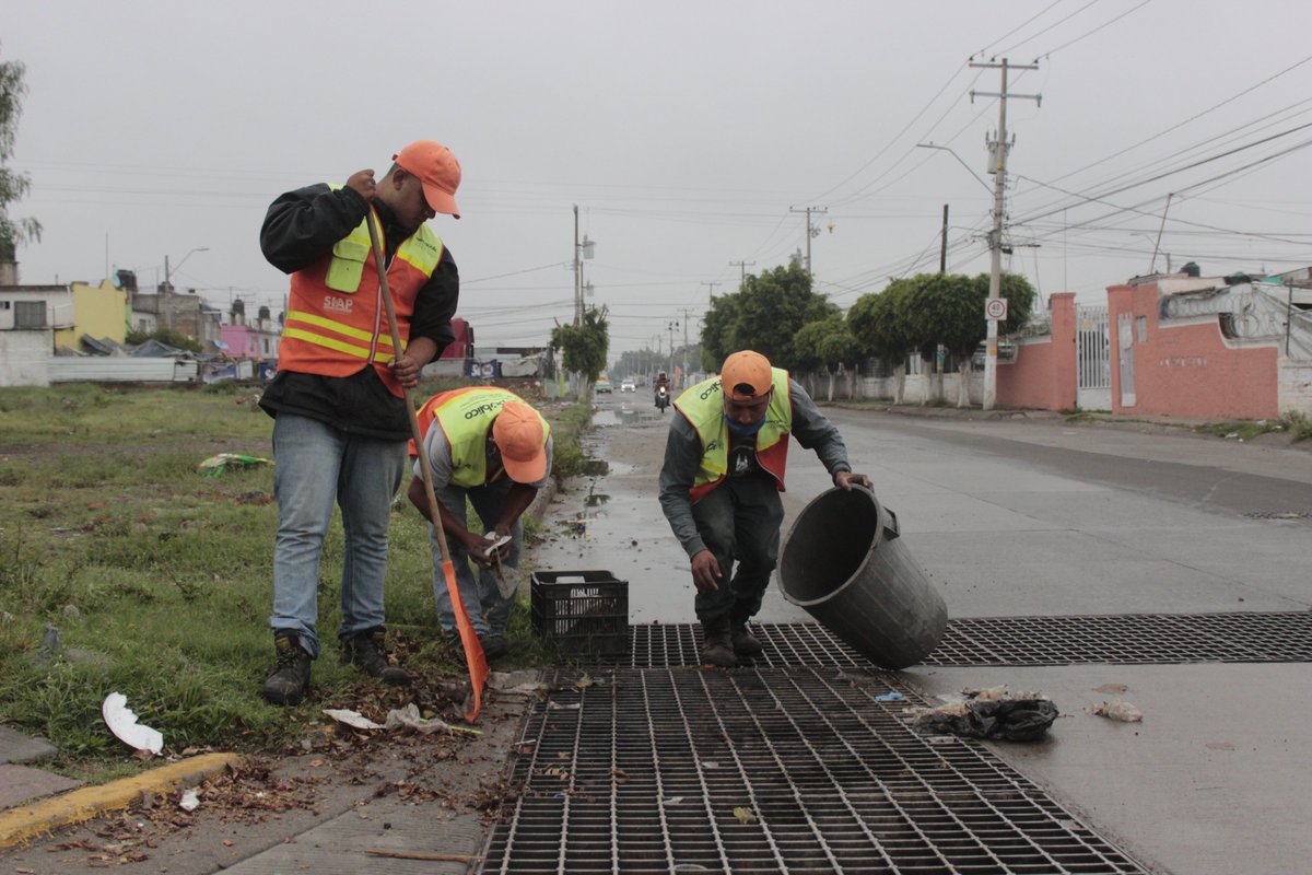 SIAP_Leon's tweet photo. #ContigoYPorTiLeón➕Sustentable se retiraron 1,321 toneladas de cacharros en la ciudad para evitar la proliferación del mosquito portador del Dengue.
Así como el retiro de 239 toneladas de residuos en arroyos para evitar inundaciones durante la temporada de lluvias.
#InformeHLS https://t.co/tDeybMFVlA