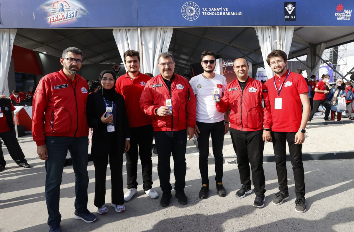 #TEKNOFEST’te TÜBİTAK Rüzgârı Esiyor!✨

Bugün bizleri ziyaret eden Göbeklitepe Osat Robotaksi Ekibi'ne, <a href="/TCSanayi/">Sanayi ve Teknoloji Bakanlığı</a> Bakan Yrd. Sn. <a href="/mfatihkacir/">Mehmet Fatih KACIR</a> ve bizlere hediye ettikleri 2⃣0⃣1⃣9⃣ Göbeklitepe yılı hatıra parası için teşekkür ederiz! 🙏 🎁

En güzel hediye bizimle olmanız!