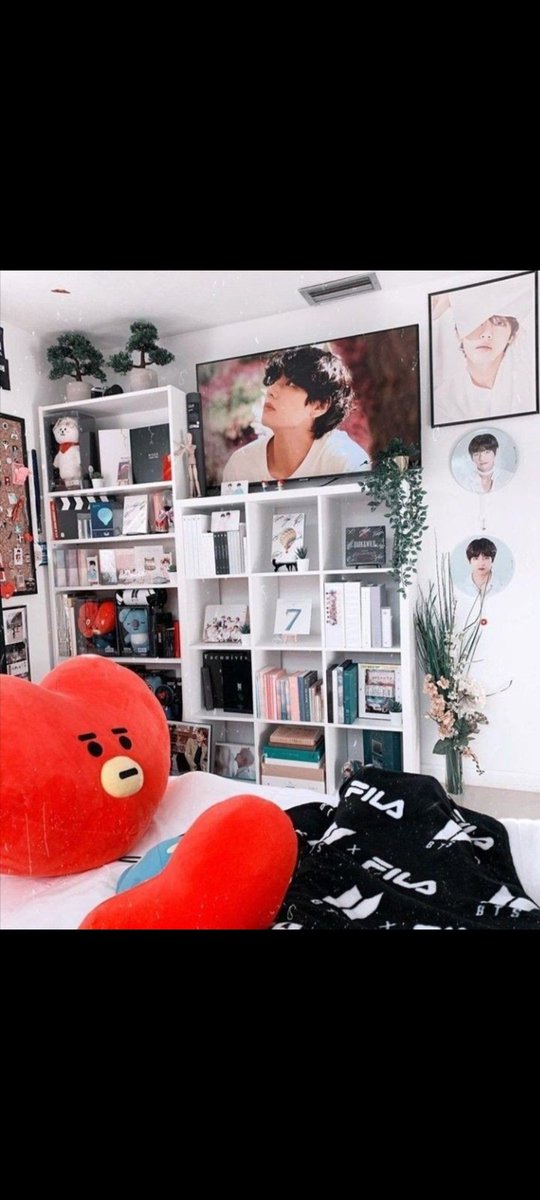 lovebts4evr's tweet photo. Remember when Yoongi said
"You don't need an expensive merch to be an ARMY. Your love for us is enough"

Your support, love, care, and efforts matters the most to them🤧I swear, they're the most genuine ever💜 https://t.co/4yJJ8FpjaW