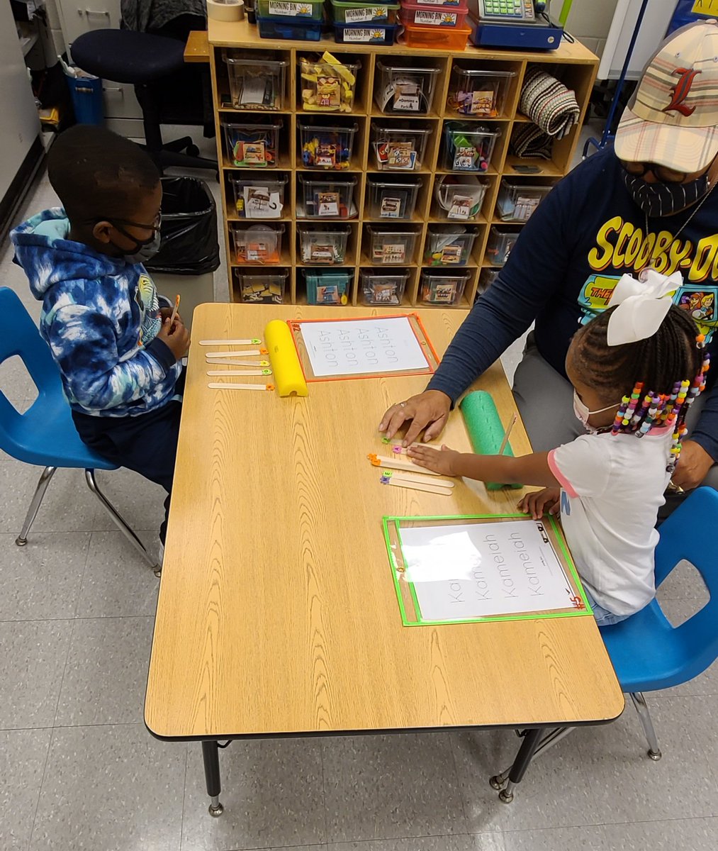 DawsonOrmanECH's tweet photo. Our students are having a splitin' good time learning at Dawson Orman! #awesomedawson @JCPSEARLY @MyRinagratz @JCPSAsstSuptASP @BrumbackHeather @MaryBethSteven8 https://t.co/D4EGgtIsVz