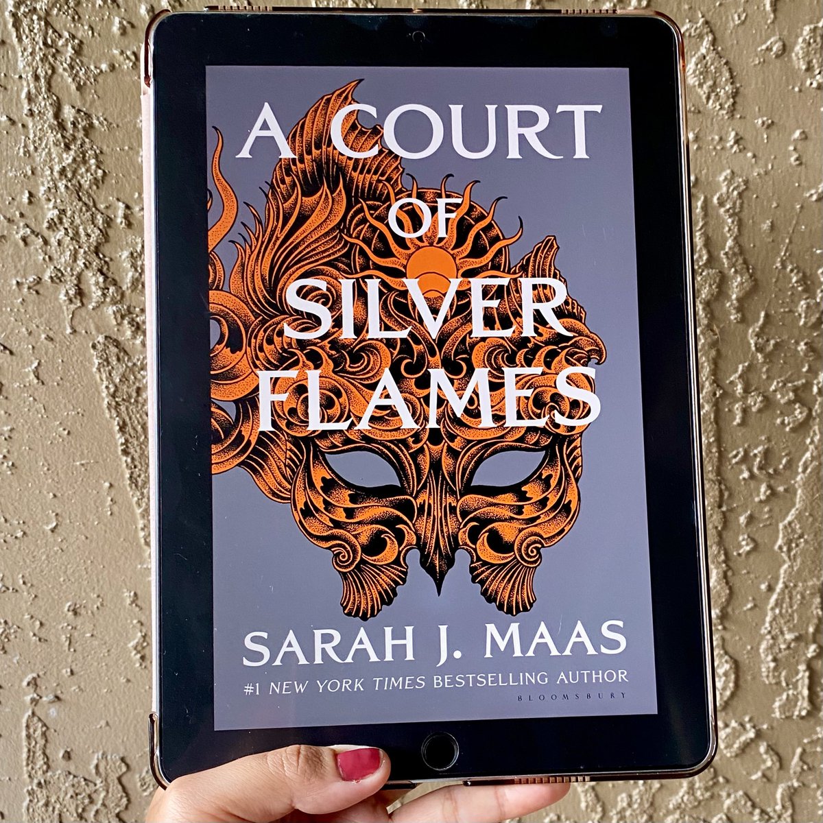 marisareads's tweet photo. ACOSF ✔️❤️ #acotar #feysand #BookReview https://t.co/VjMfm8As3V