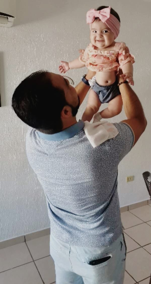 Humbertosouza82's tweet photo. 7 meses de esta hermosura. Mi bella Maria. Te amo 😍 #miMaria @martikarinaz https://t.co/SrlkhgNf4Z