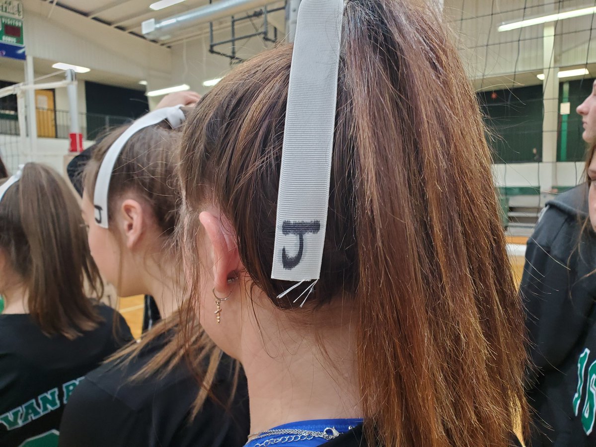 VolleyballBtms's tweet photo. We're ready to take on Trinity at 4:00. Girls are wearing ribbons in memory of a classmate that passed away this week. #PointerPride #doitforjay https://t.co/Yku19ltrno