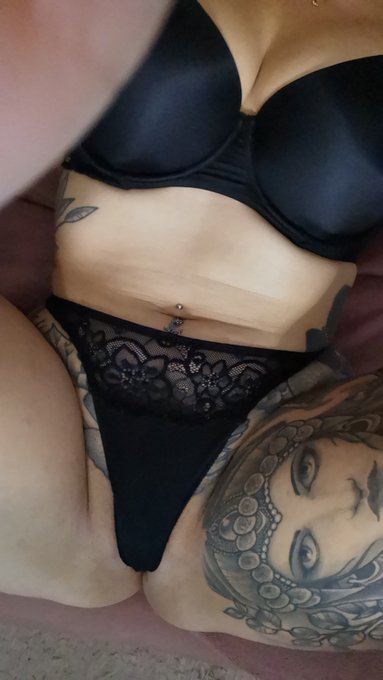 Wer will rausfinden was unter meinem H&ouml;sschen wartet? 🤔✨ https://t.co/MOQaTUDyIc 💋❤️ #retweet #pussy<a href="/tag/pussy"class="tags"><span>#pussy</span></a><a href="/tag/retweet"class="tags"><span>#retweet</span></a><a href="/tag/camgirlonline"class="tags"><span>#camgirlonline</span></a>