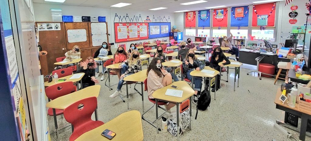 First meeting is in the books! 🥳 These Chiefs are already planning fun things for the Class of 2025! ❤💙