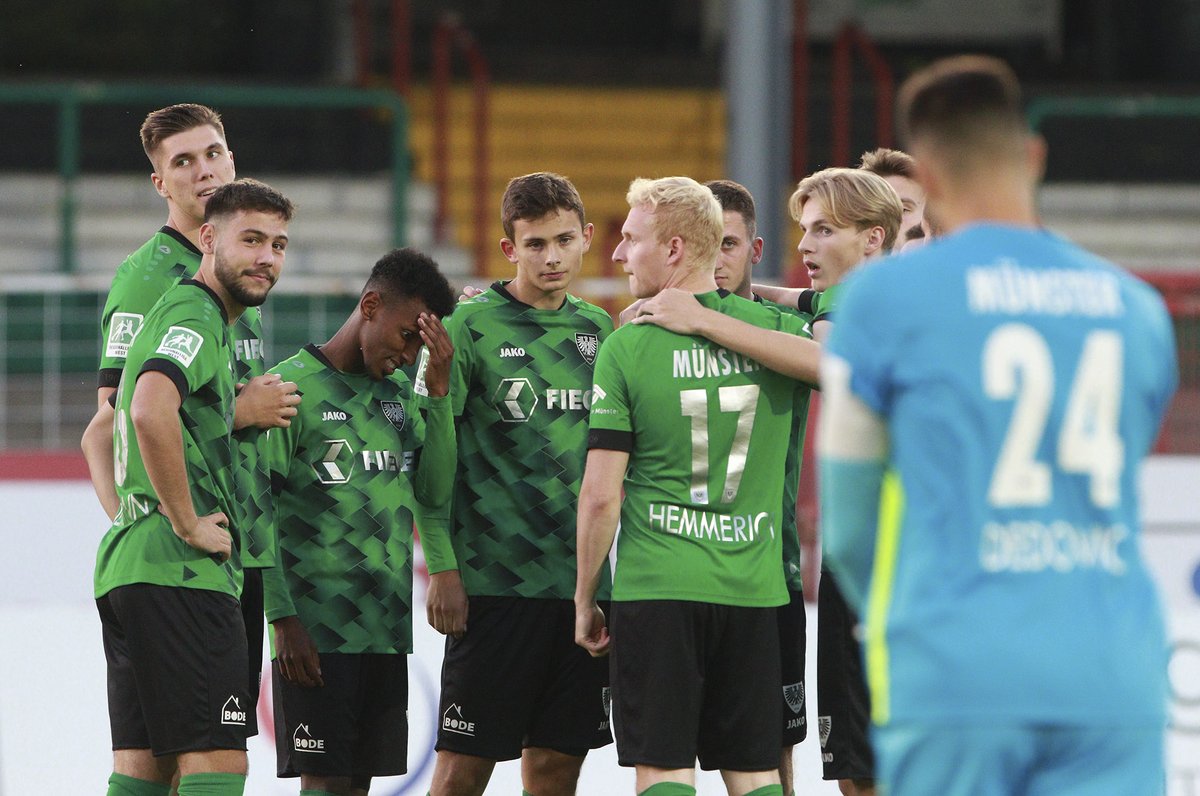Preussen06's tweet photo. 📄 Preußen erreichen nach souveräner Leistung und einem 4:1-Erfolg über den TuS Tengern die nächste Runde im Westfalenpokal - Der Spielbericht zur Partie ⚫️⚪️💚 #SCPTGN #scp06
___
https://t.co/elDFXLGaoh https://t.co/krFEHWsSvZ
