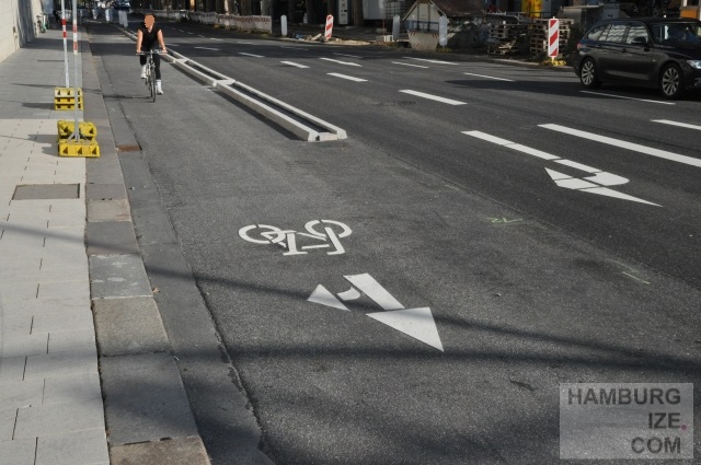 hamburgize's tweet image. #Hamburg: Neue Protected Bike Lanes in der Innenstadt
hamburgize.blogspot.com/2021/09/protec…
