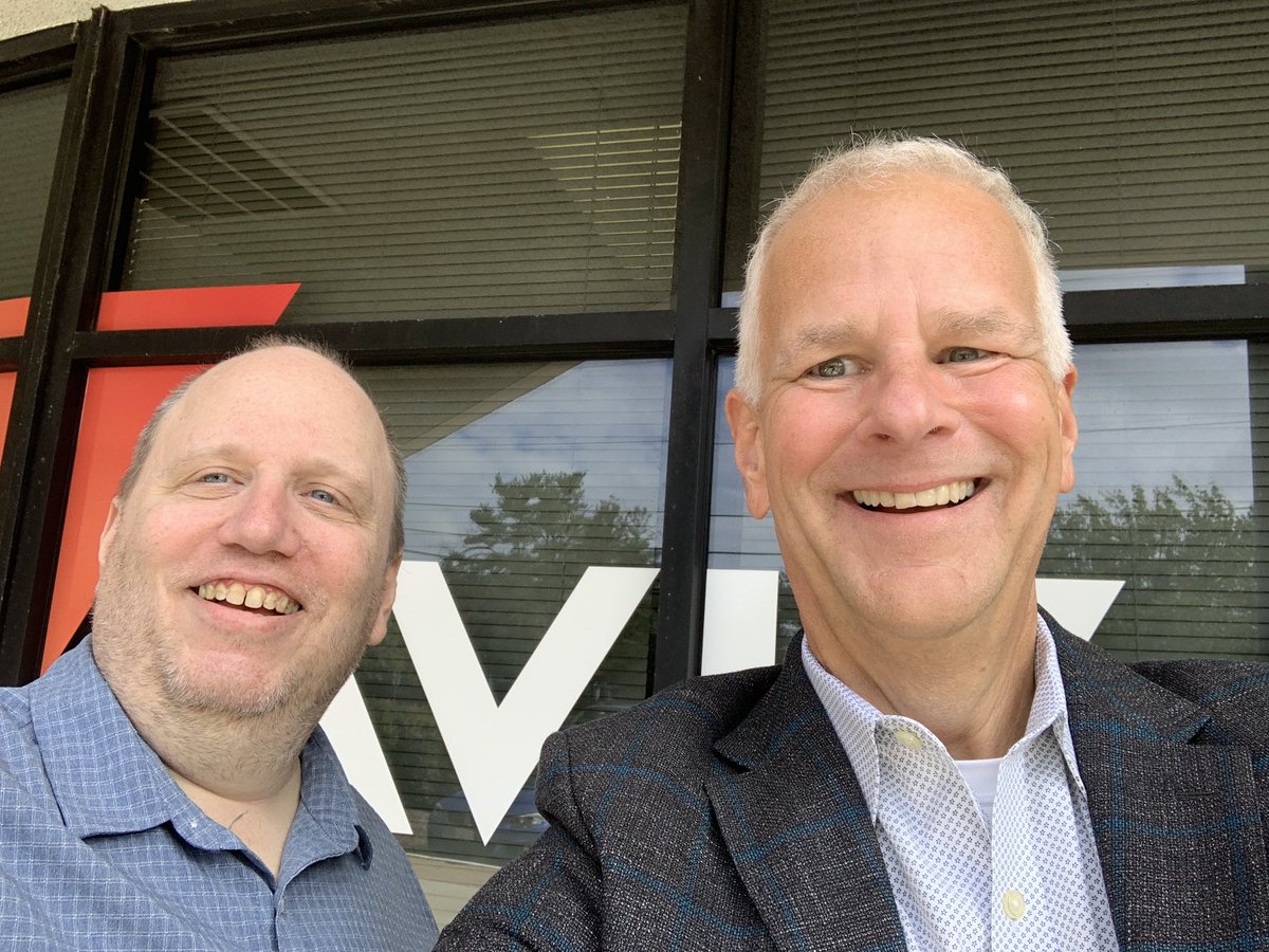 Hey everyone!  Look who I found hanging out on the street corner this afternoon!  Great seeing you ⁦@BradfordBenn⁩ See you in Orlando!