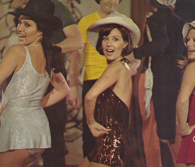 Jaldarias's tweet photo. Esta noche, homenaje en  @lazosdsangreTVE a Concha Velasco. Un repaso que puede ser el broche de oro, para conmemorar la pausa en el camino, de una de las artistas más queridas de nuestro país. ¿La primera show-woman patria ? ❤ https://t.co/ZFYetLxkGw
