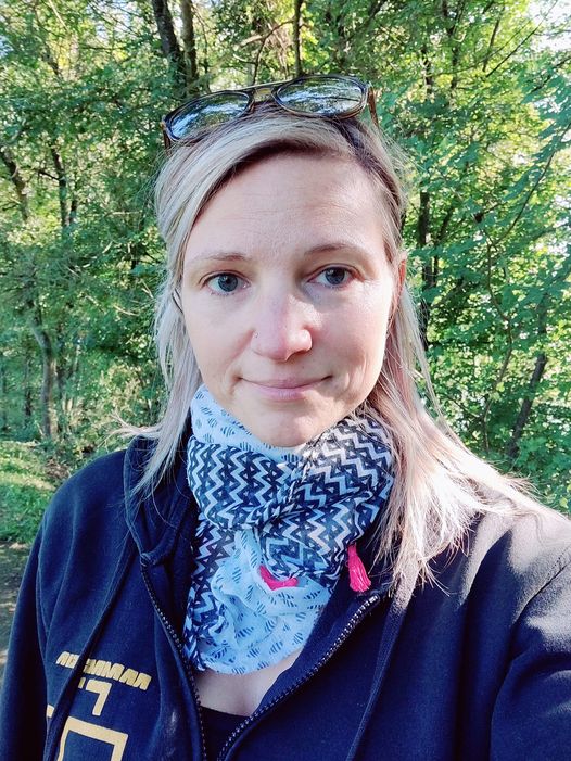 Amélie, 34 ans, 1 fille 

Un aphte sur le bout de la langue …
depuis plus de 3 semaines.

#Cancer de la langue 

Les cancers ORL #OnLesEcharpes

<a href="/MakeSenseCmpn/">Make Sense Campaign</a>
<a href="/merck_fr/">Merck France</a>