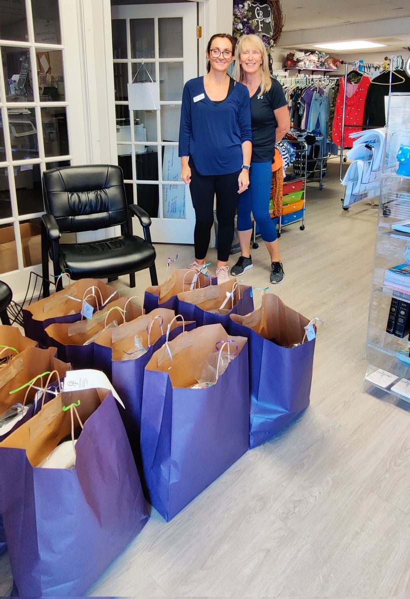 WrsRangel's tweet image. Thank you very much to the wonderful team at @clothedbyfaith for everything they do for our community. We appreciate you and the clothes and shoes you provide our families with so much care and love! 
@ValleyWestEs @HISD_Wraparound @HoustonISD @sprattwoods @MsCThompson_