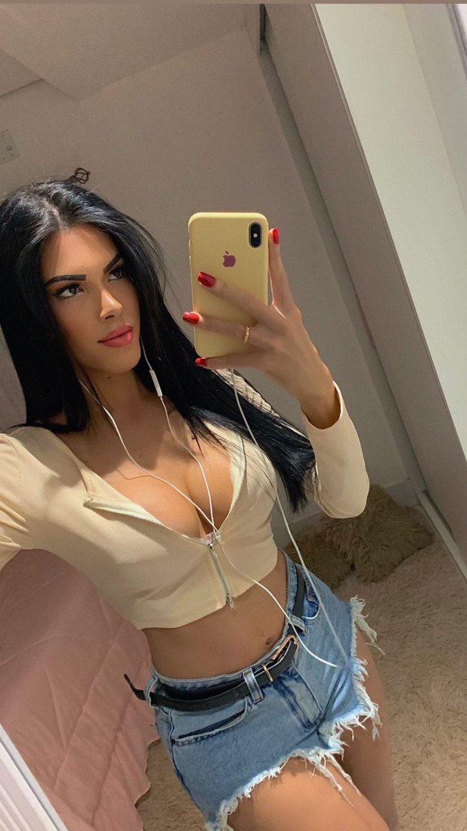 TsMiaOfficial's tweet image. retweet if you’d date me