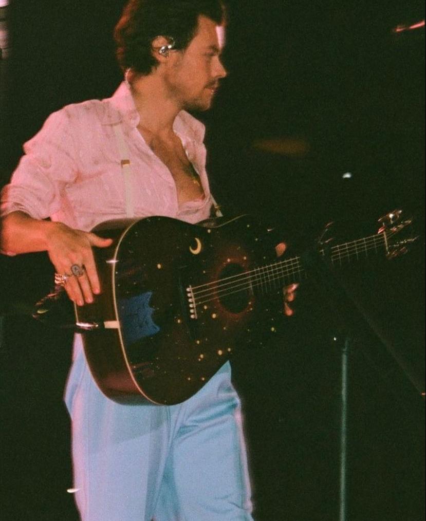 harry Styles pics tweet media
