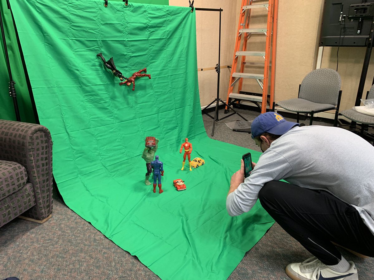 Had such a fun day in #comstrat381! We got to learn product photography so they can create print ads using their photos. We have the best students in the <a href="/MurrowCollege/">Murrow College WSU</a>!
